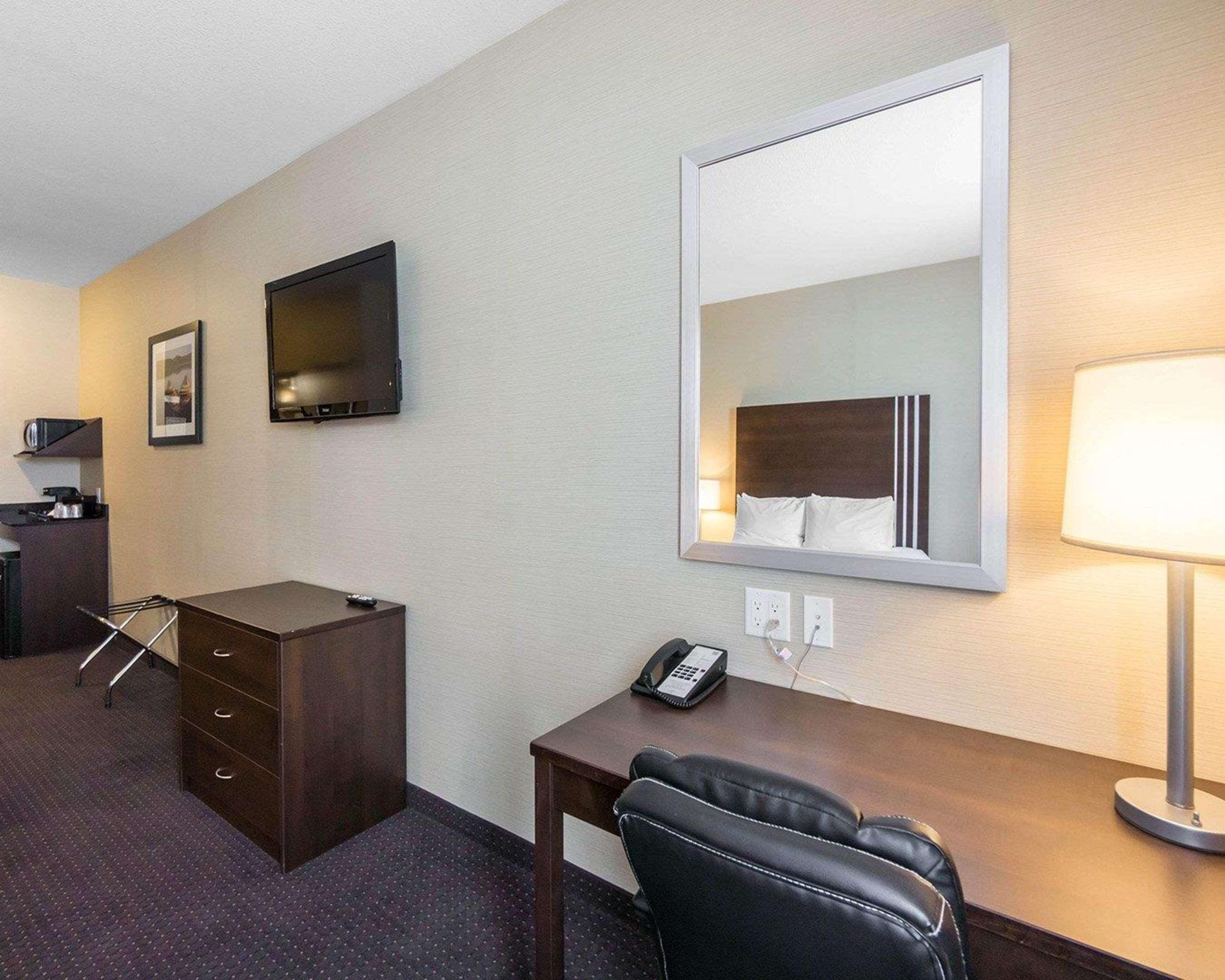 Comfort Inn & Suites Fox Creek Esterno foto