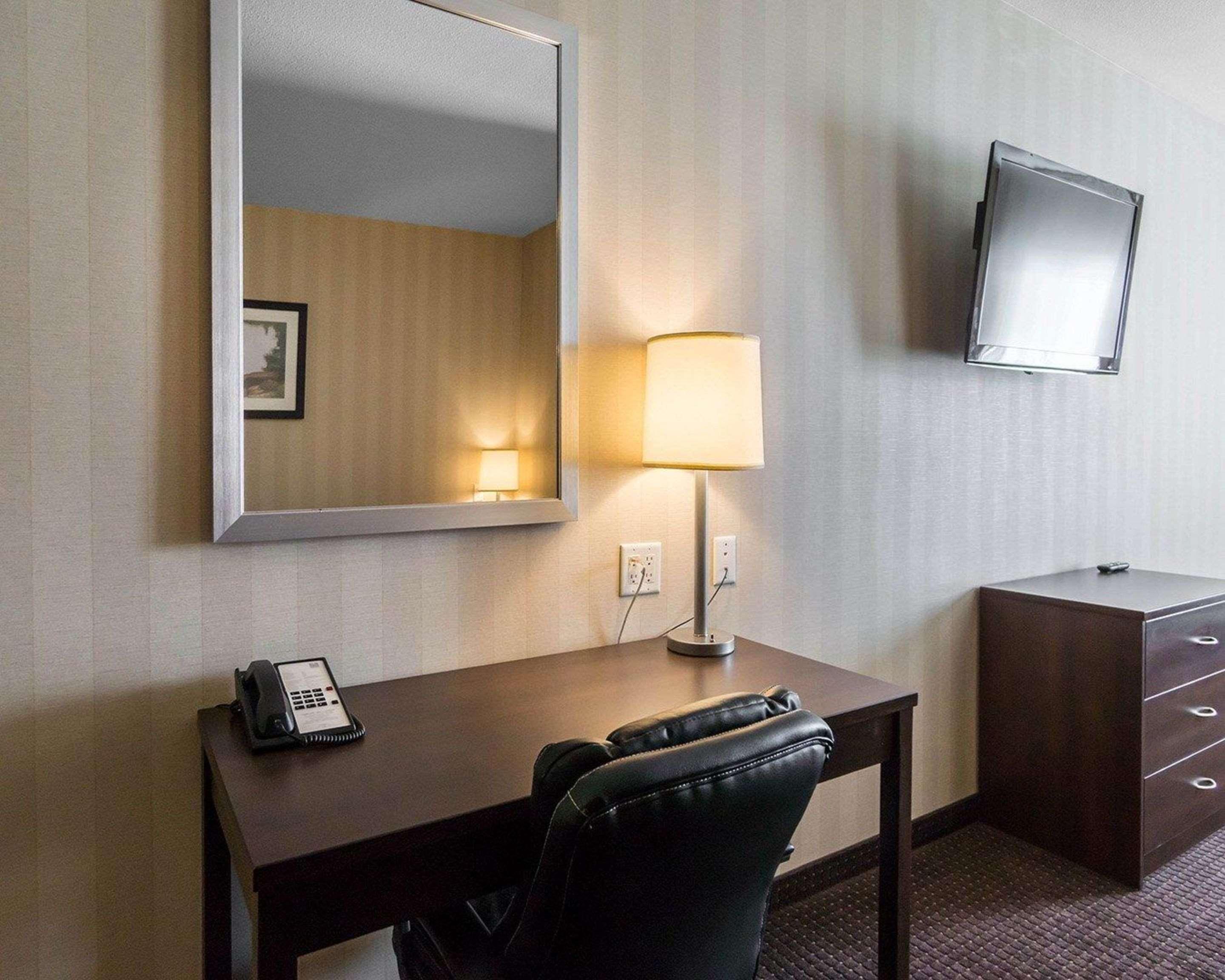 Comfort Inn & Suites Fox Creek Esterno foto