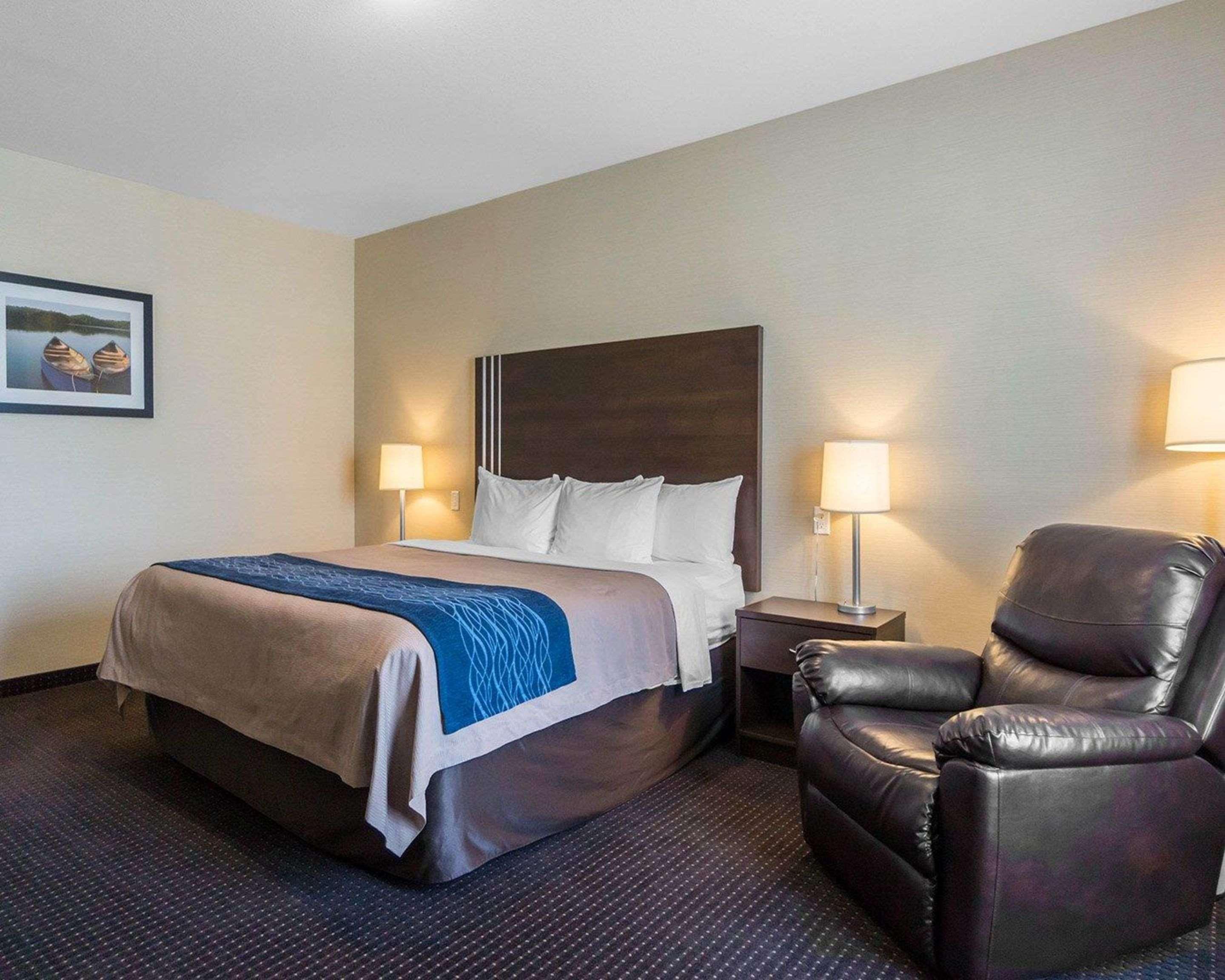 Comfort Inn & Suites Fox Creek Esterno foto